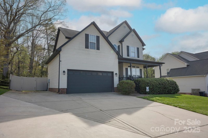 Property image 3 at 908 Carole Summey Drive, Dallas, NC 28034