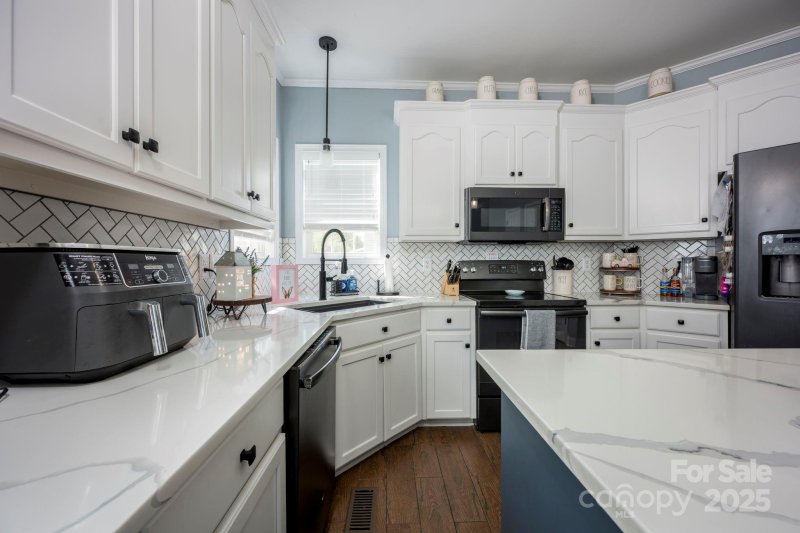 Property image 5 at 908 Carole Summey Drive, Dallas, NC 28034