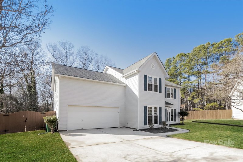 Property image 2 at 6111 Panache Drive, Matthews, NC 28104