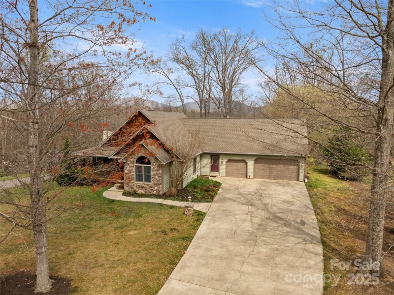 Property image 3 of 303 E Forest Place in Justice Ridge Estates, Candler, NC 28715