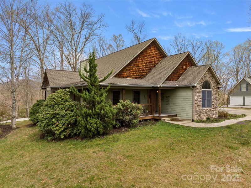 Property image 4 of 303 E Forest Place in Justice Ridge Estates, Candler, NC 28715