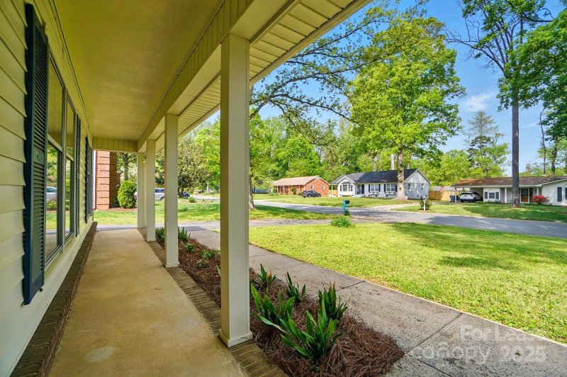 Property image 4 at 1423 Mcilroy Road, Charlotte, NC 28212