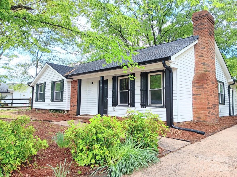 Property image 2 at 11817 Five Cedars Road, Charlotte, NC 28226