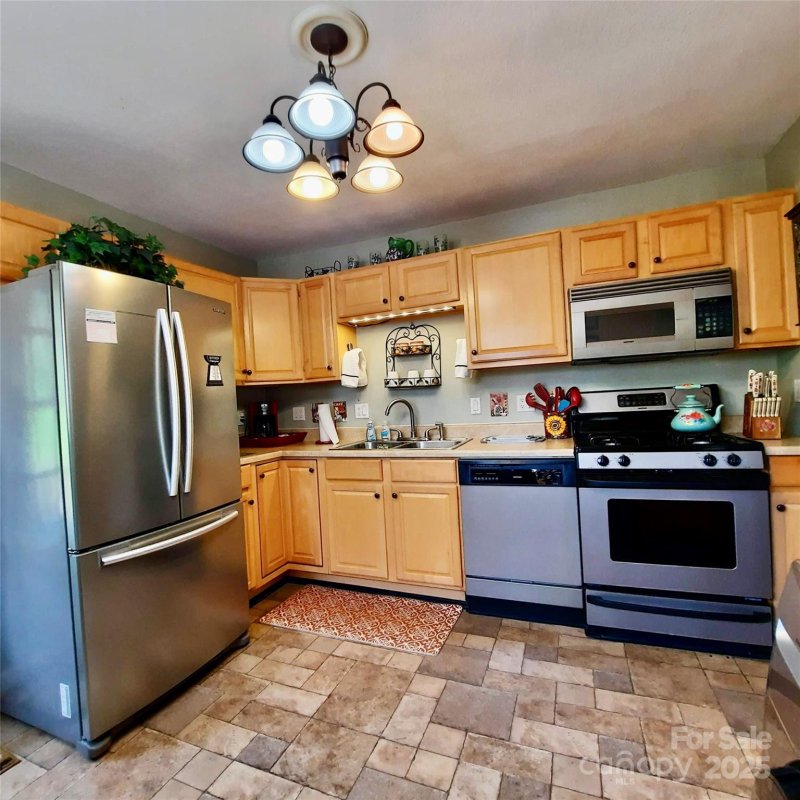 Property image 3 at 2023 Upper Ridgewood Boulevard, Hendersonville, NC 28791