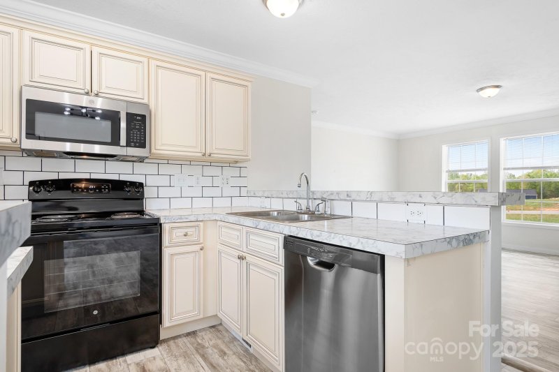 Property image 2 at 123 Pumice Drive, Statesville, NC 28625