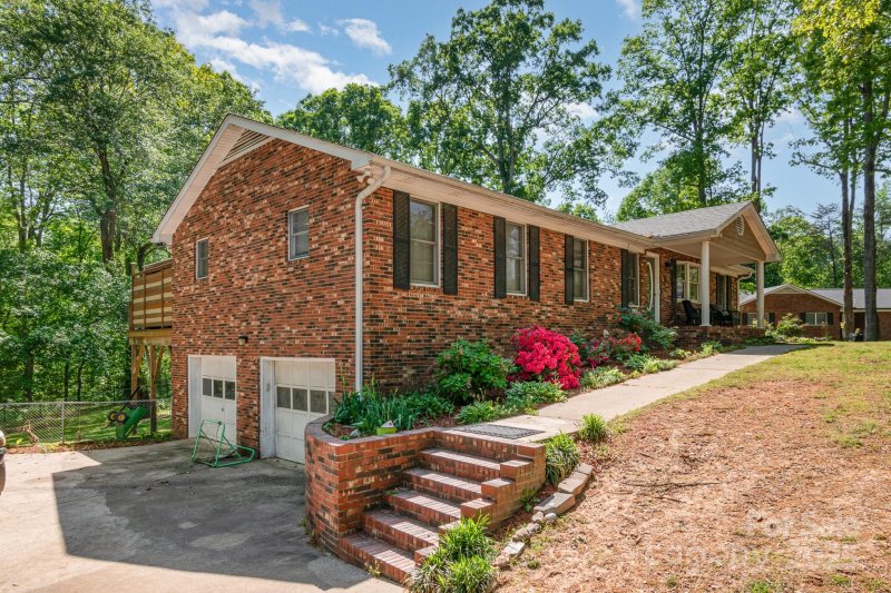 Property image 2 at 1565 Oakridge Drive, Salisbury, NC 28146