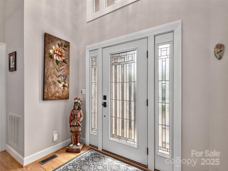 Property image 3 of 907 Rickel Drive in Wilson Farm, Hendersonville, NC 28739