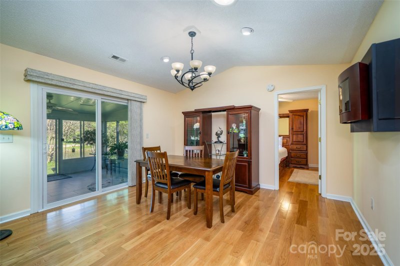 Property image 4 at 727 W Saint Johns Way, Hendersonville, NC 28791