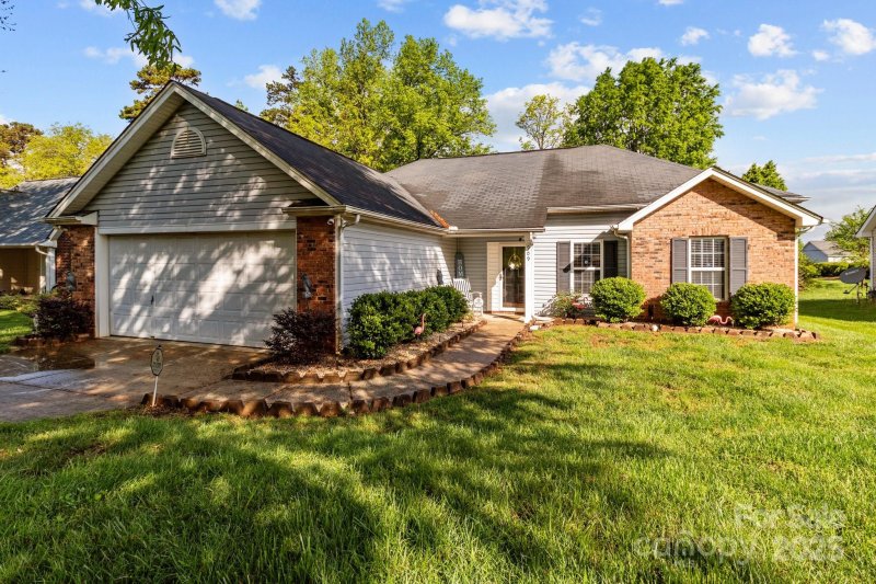 Property image 2 at 909 Jordans Pond Lane, Charlotte, NC 28214