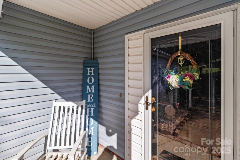 Property image 5 at 909 Jordans Pond Lane, Charlotte, NC 28214