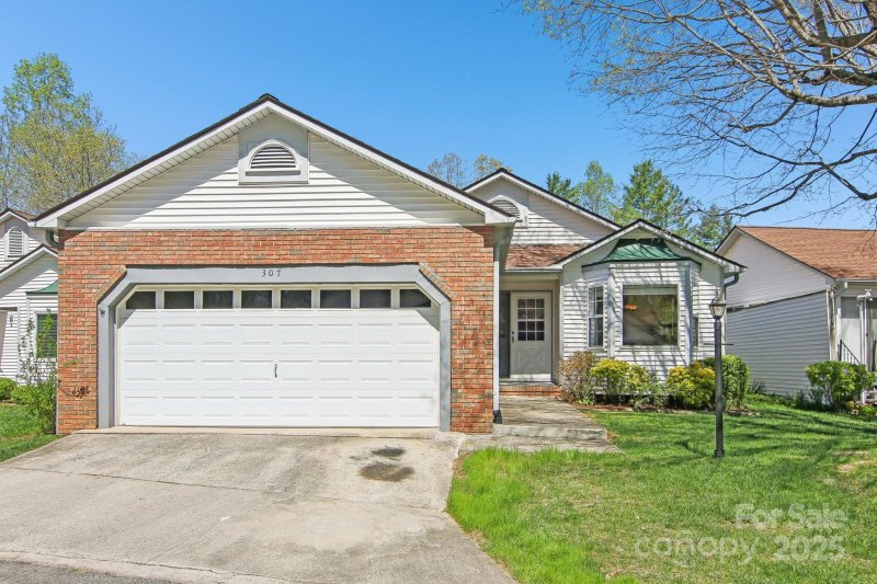 Property image 2 at 307 Somerton Court, Hendersonville, NC 28791