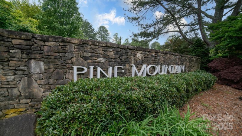 Property image 4 of 7926 Kinglet Road in Pine Mountain Estates, Connelly Springs, NC 28612