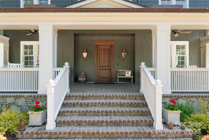 Property image 2 of 1 Cedar Chine Drive in Biltmore Forest, Asheville, NC 28803