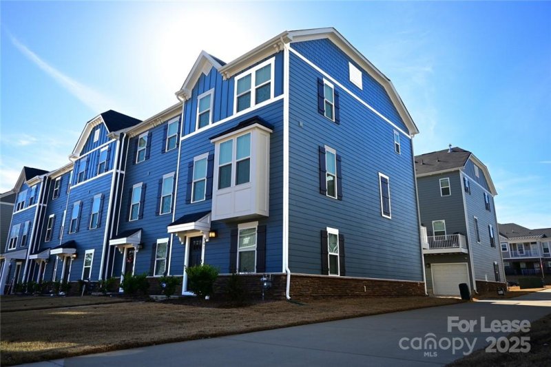 Property image 4 at 1241 Ashbury Street, Charlotte, NC 28216