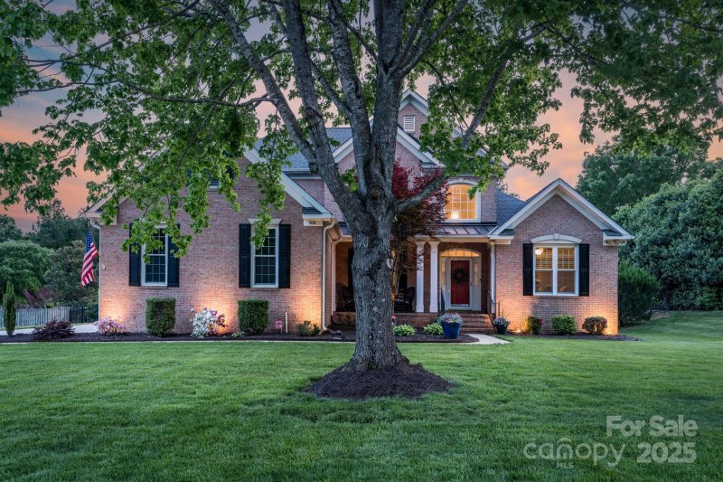 1614 Crestgate Drive