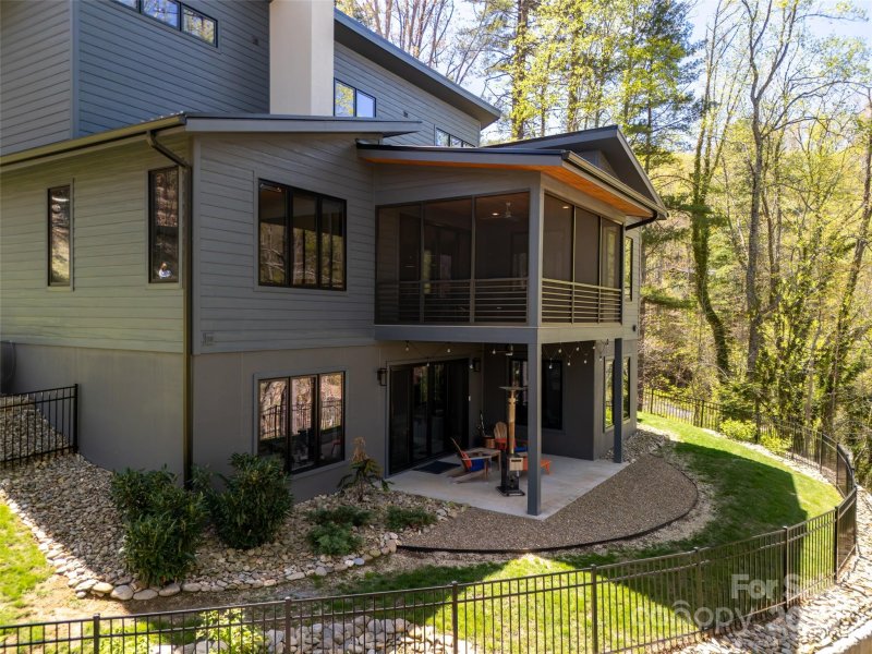 Property image 5 of 42 Spring Cove Road in Grove Park Cove, Asheville, NC 28804