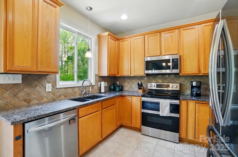 Property image 2 of 10056 Paisley Drive in Highland Creek, Charlotte, NC 28269