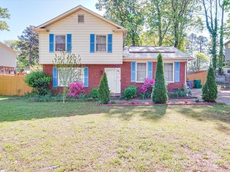 6820 Elm Forest Drive