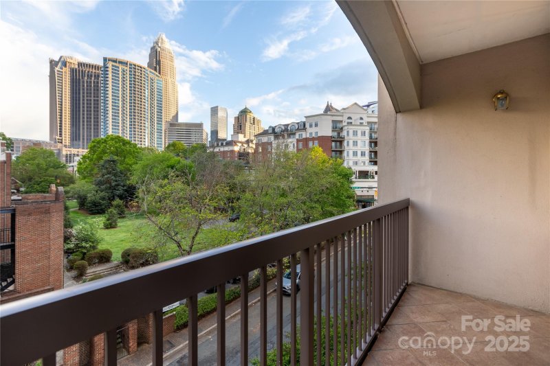 Property image 3 at 405 W 7th Street, Charlotte, NC 28202
