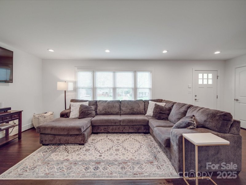 Property image 2 at 901 Burnley Road, Charlotte, NC 28210