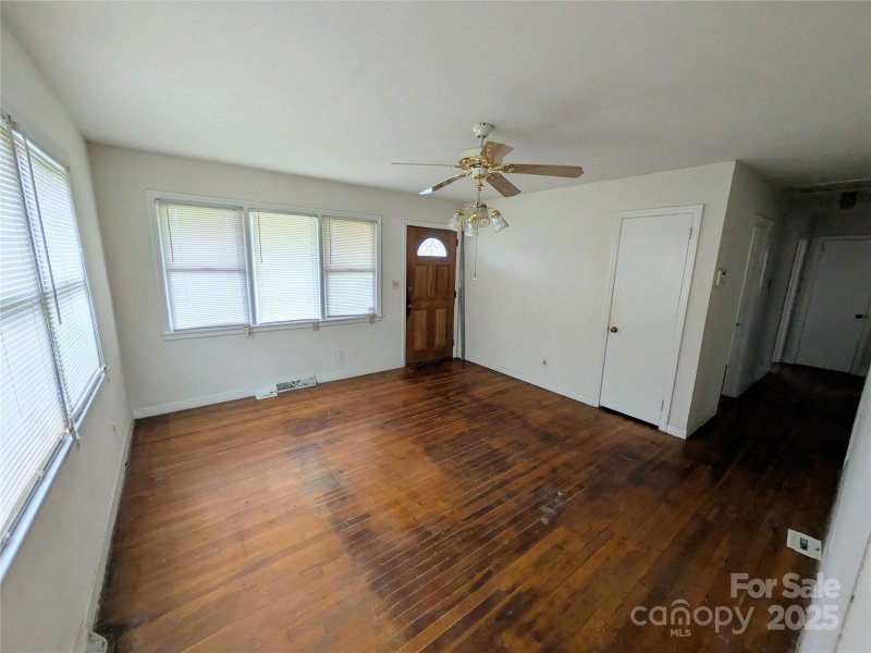 Property image 3 at 2308 English Drive, Charlotte, NC 28216