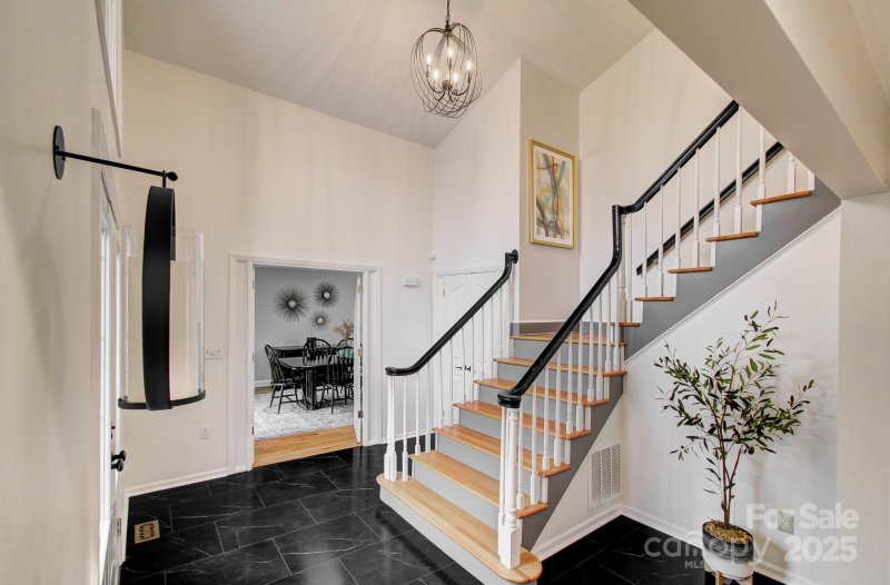 Property image 3 at 9 Chippewa Lane, Hendersonville, NC 28791