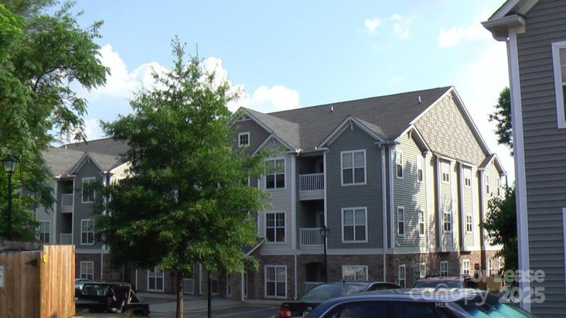 Property image 2 at 160 Parkwood Avenue, Charlotte, NC 28206