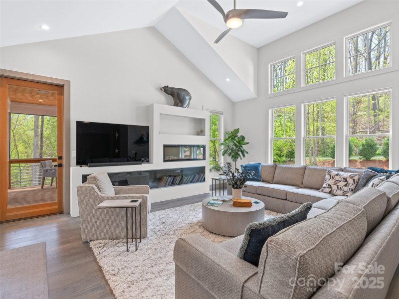 Property image 4 at 9 La Grange Drive, Asheville, NC 28805