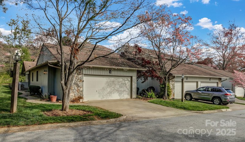 Property image 5 at 104 Parkway Court, Asheville, NC 28803