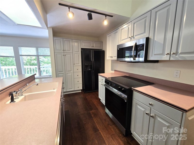 Property image 4 at 124 Cardinal Road, Lake Lure, NC 28746