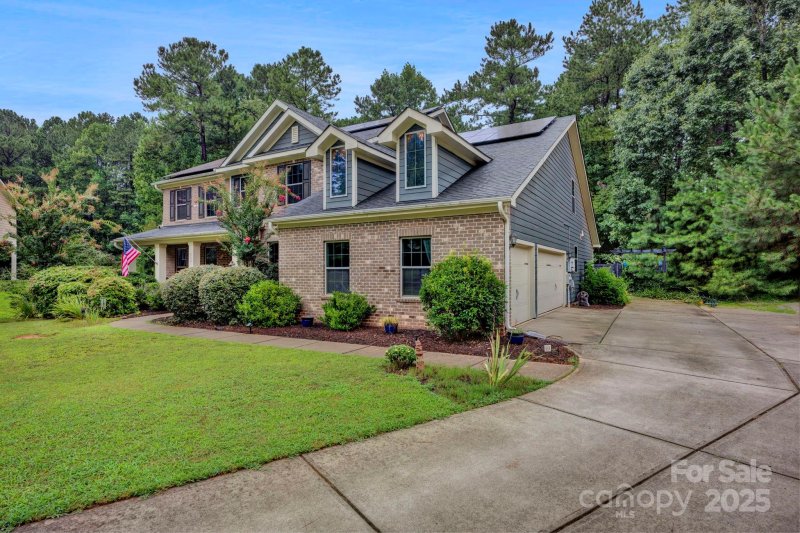 Property image 2 of 111 St Sophia Court in Bells Crossing, Mooresville, NC 28117