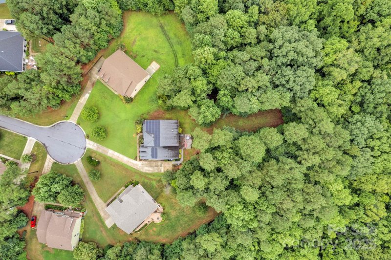 Property image 3 of 111 St Sophia Court in Bells Crossing, Mooresville, NC 28117