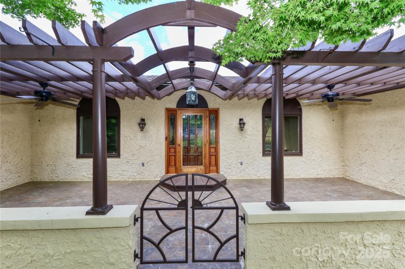 Property image 3 of 455 W Gleneagles Road in Shannon Acres, Statesville, NC 28625