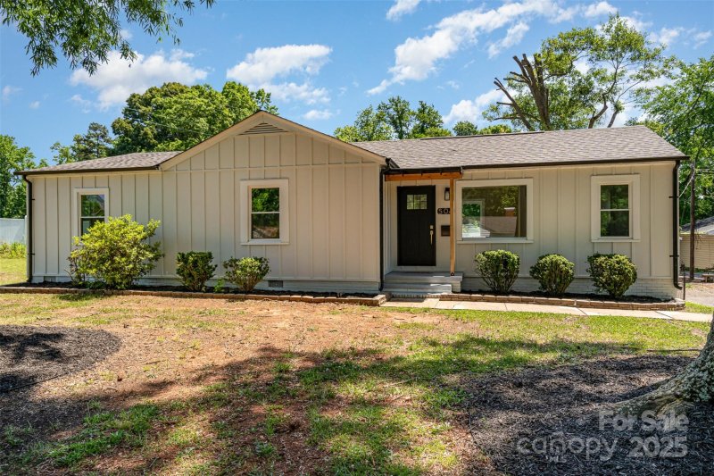 Property image 2 of 504 N Hawthorne Street in Madison Park, Mount Holly, NC 28120