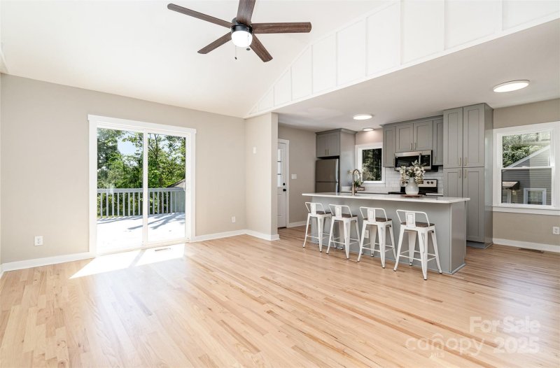 Property image 3 of 504 N Hawthorne Street in Madison Park, Mount Holly, NC 28120