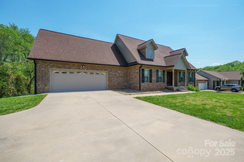 1592 Farmington Hills Drive