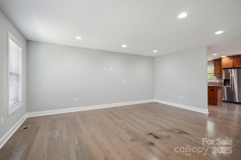 Property image 3 at 1592 Farmington Hills Drive, Conover, NC 28613