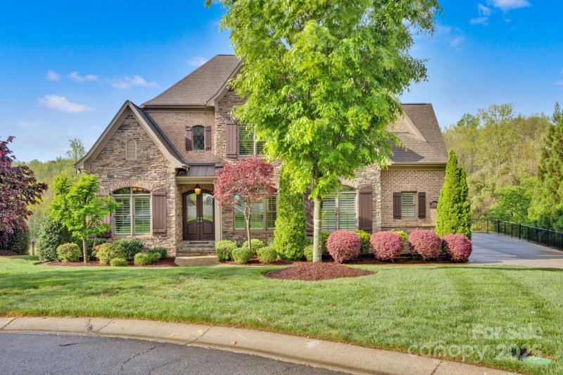 Property image 2 at 17909 Golden Meadow Court, Davidson, NC 28036