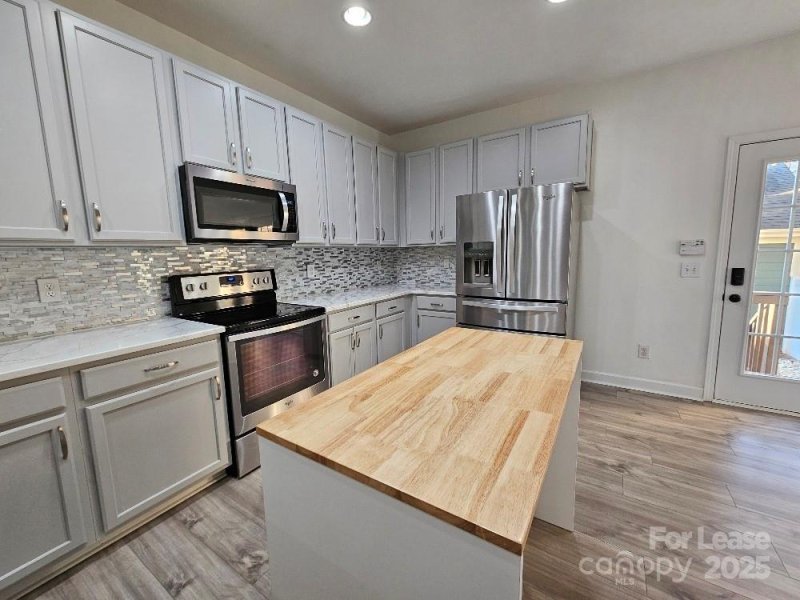 Property image 3 at 1095 Market Street, Fort Mill, SC 29708