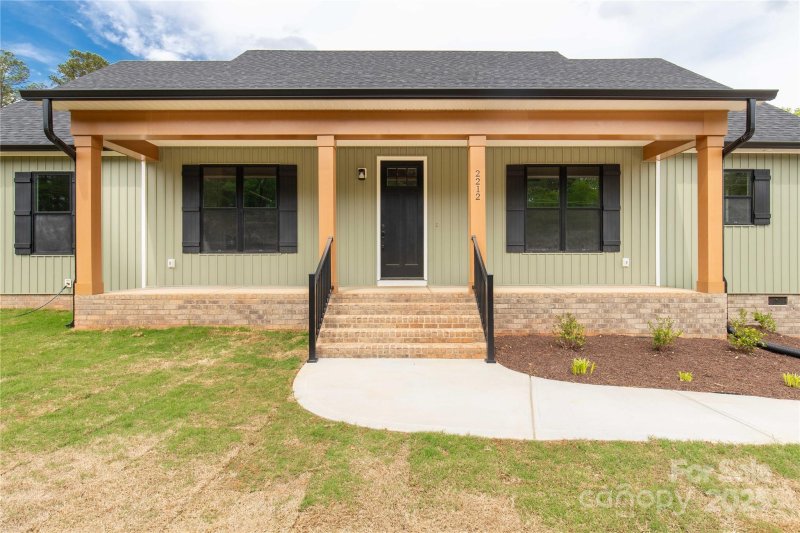 Property image 2 at 2212 University Drive, Lancaster, SC 29720