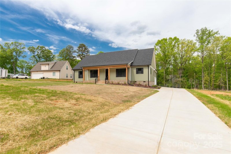 Property image 3 at 2212 University Drive, Lancaster, SC 29720