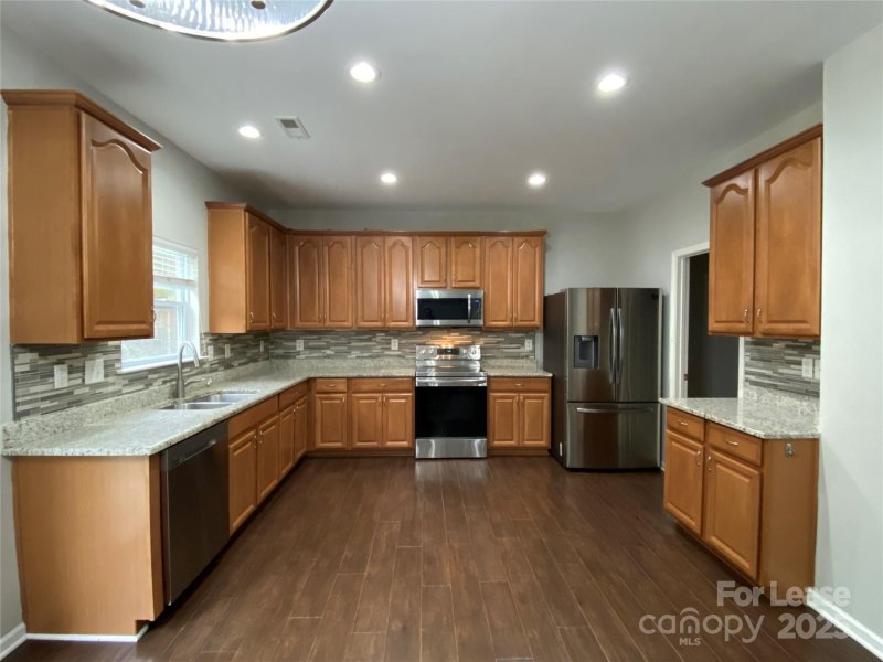 Property image 3 at 7306 Lamplighter Close Drive, Matthews, NC 28105