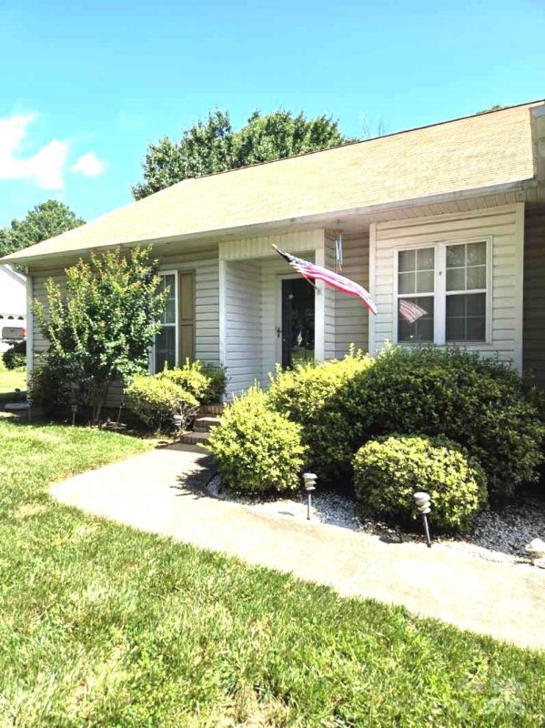 Property image 2 of 317 Robert Keever Road in Keever Estates, Stanley, NC 28164