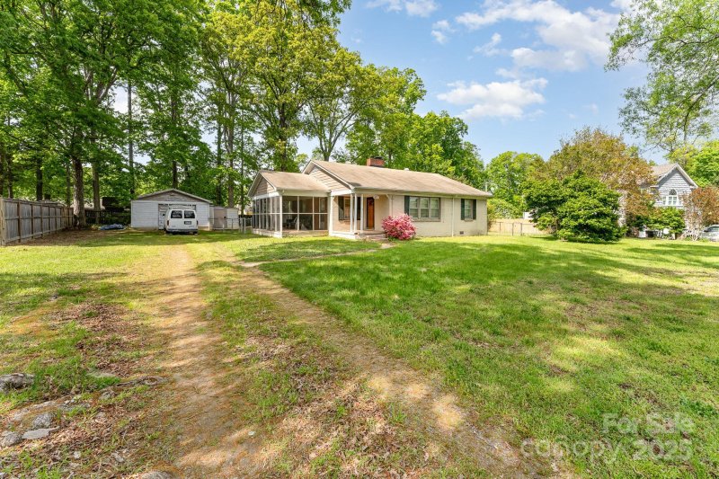 Property image 2 at 627 Gray Drive, Charlotte, NC 28213