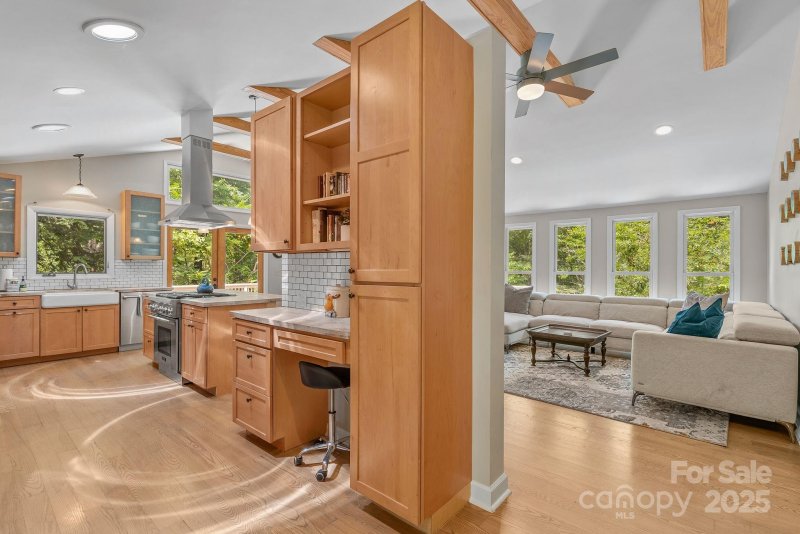 Property image 3 at 55 Springwood Drive, Asheville, NC 28805