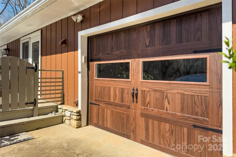 Property image 3 of 30 Red Oak Forest Road in Fairview Forest, Fairview, NC 28730