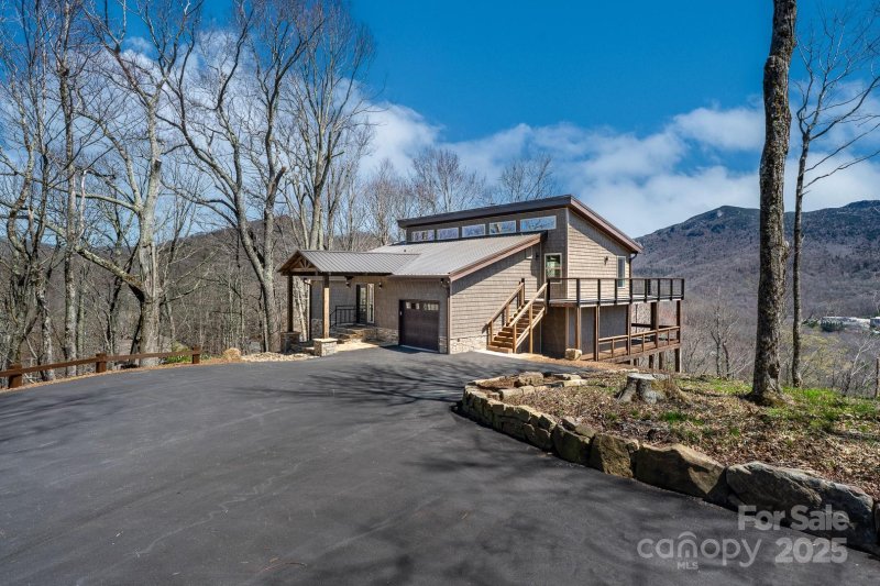 Property image 2 of 150 Squirrel Corn Lane in Grouse Forest, Sugar Mountain, NC 28604