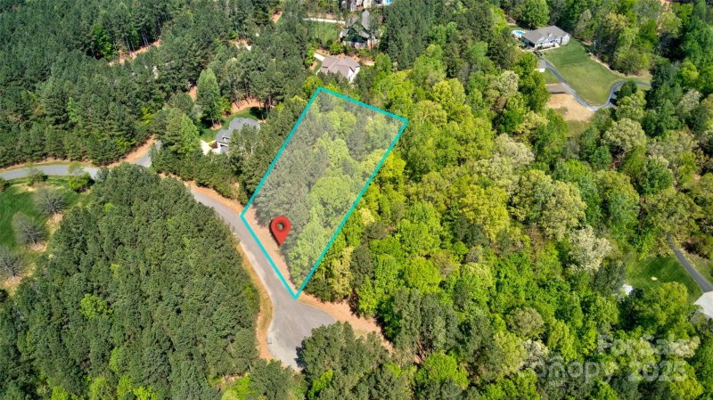 Property image 5 of 111 Cinder Ridge Court in Falls Cove, Troutman, NC 28166