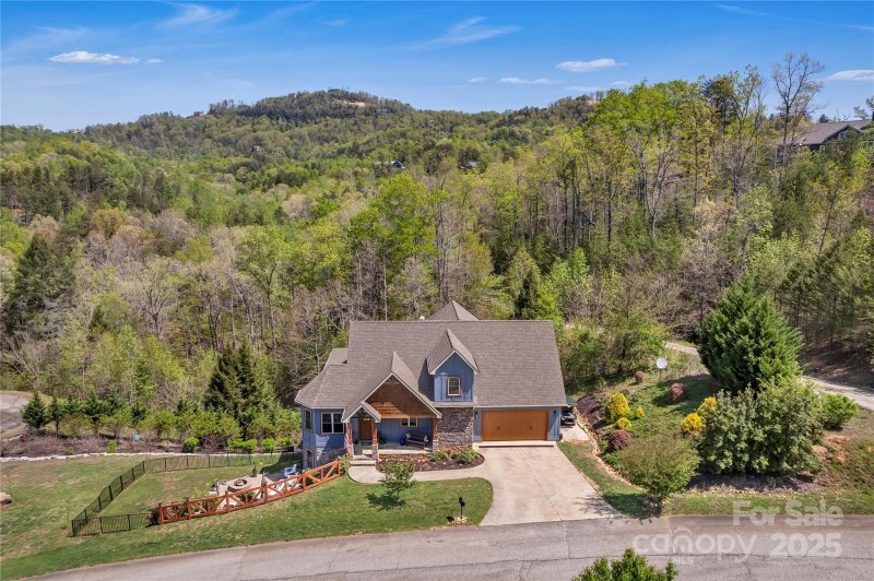 Property image 3 of 334 Willow Top Lane in Vista At Bills Mountain, Lake Lure, NC 28746