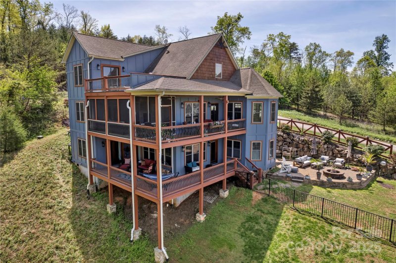 Property image 4 of 334 Willow Top Lane in Vista At Bills Mountain, Lake Lure, NC 28746